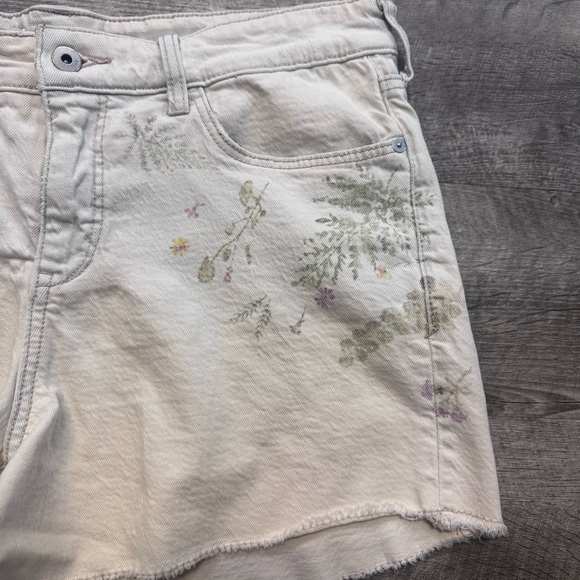Pilcro Anthropologie Florise High Rise Slim Boyfriend Floral Denim Shorts Sz 29 - Picture 6 of 13